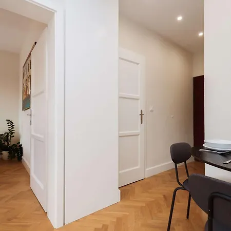 Apartmán Old Town Velvet Retreat - Style And Comfort Bratislava
