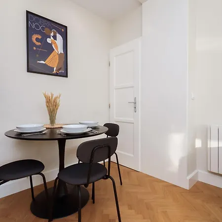 Old Town Velvet Retreat - Style And Comfort Apartmán