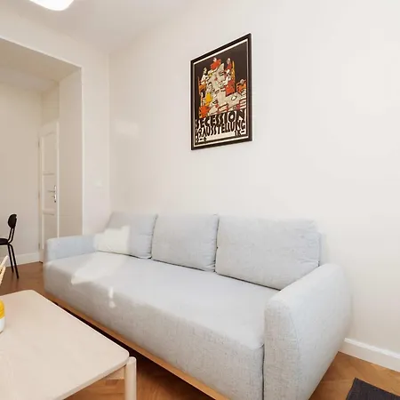 Old Town Velvet Retreat - Style And Comfort Братислава